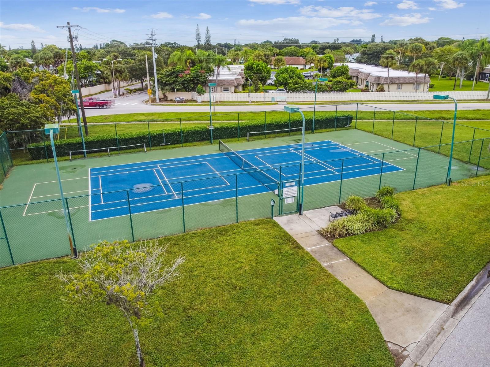 THE FAIRWAYS AT PINEBROOK CONDO - Residential