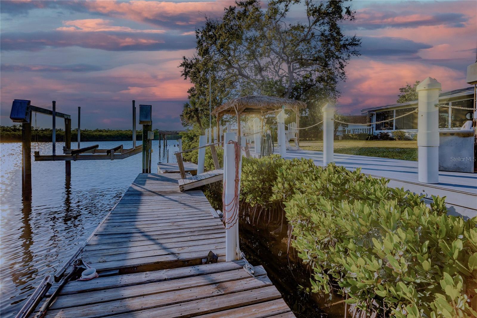 MAGNOLIA MANOR RIVER SEC - Residential