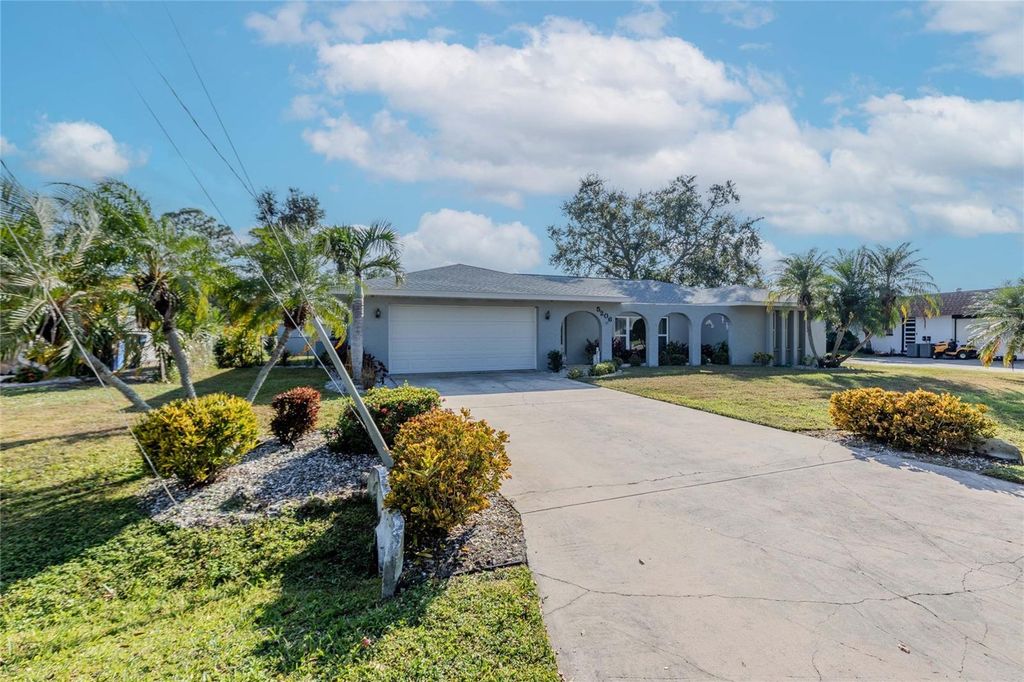 Photo of 5206 18th Avenue E, Bradenton, FL 34208 (MLS # A4672749)