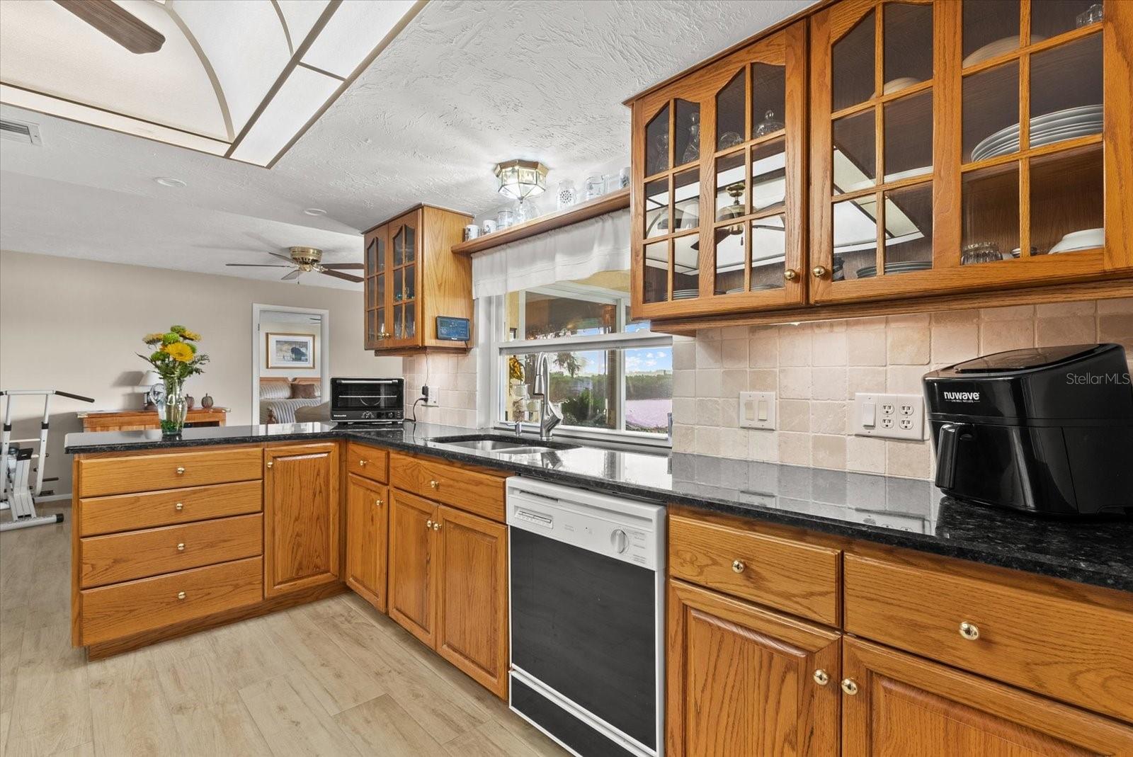 MAGNOLIA MANOR RIVER SEC - Residential