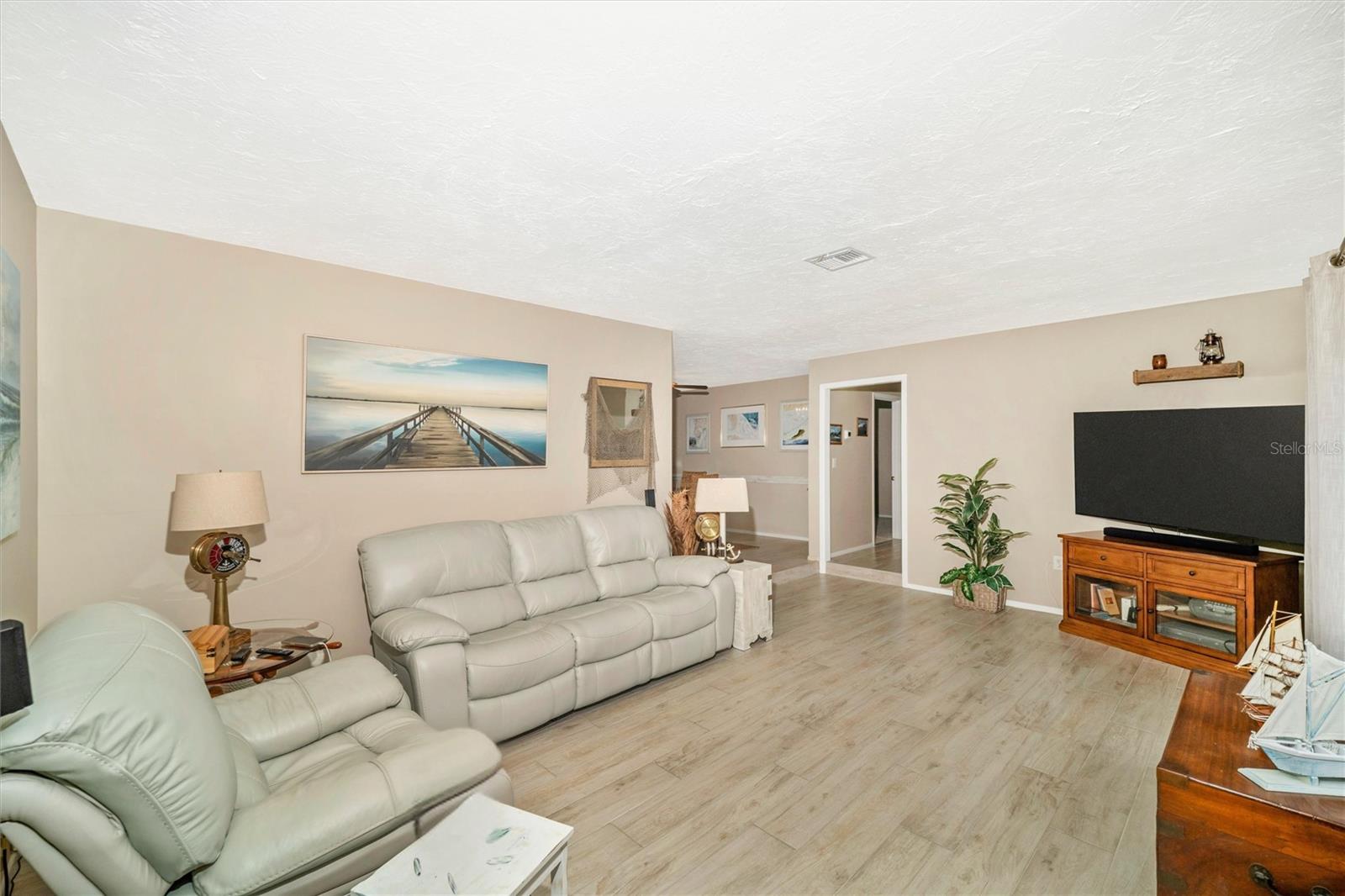 MAGNOLIA MANOR RIVER SEC - Residential