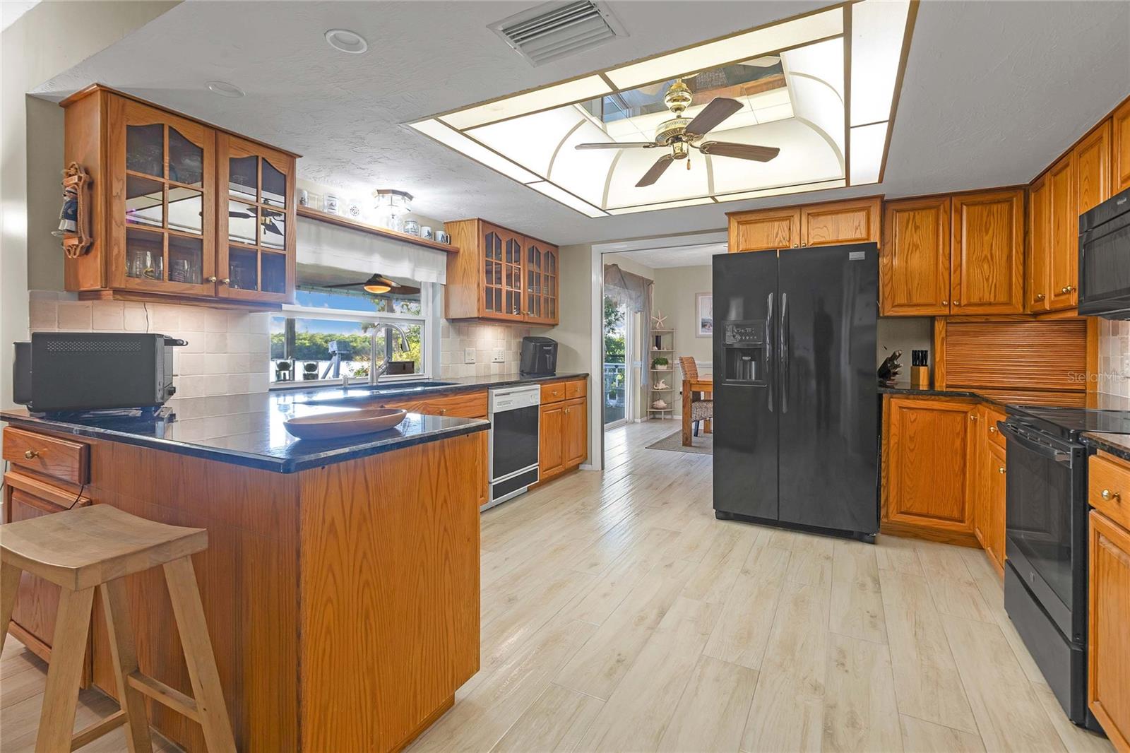 MAGNOLIA MANOR RIVER SEC - Residential