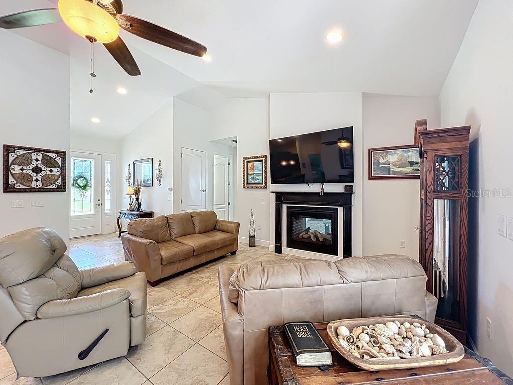 11200 BUCKHILL LANE