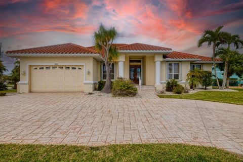 A home in PUNTA GORDA