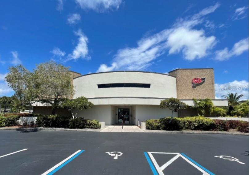 FREEDOM VLG - Commercial Sale