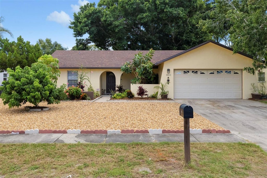 Photo of 3905 Sandpointe Drive, Bradenton, FL 34205 (MLS # A4706102)