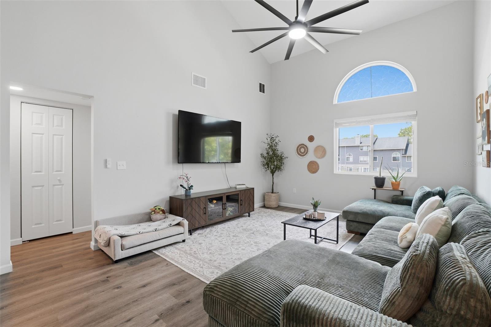 COLONIAL LANDINGS PH 05 - Residential