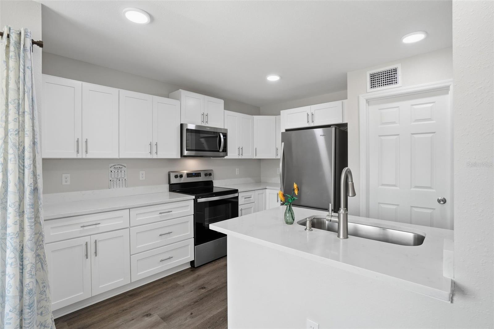 COLONIAL LANDINGS PH 05 - Residential