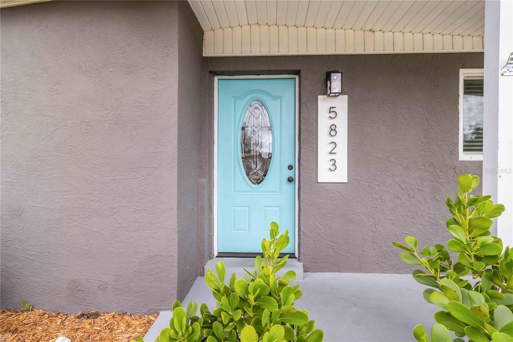 Photo of 5823 22nd Street W, Bradenton, FL 34207 (MLS # A4685959)