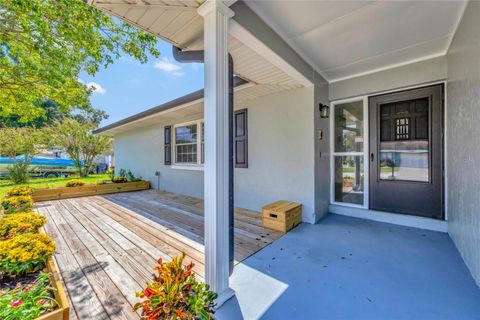 A home in WINTER HAVEN