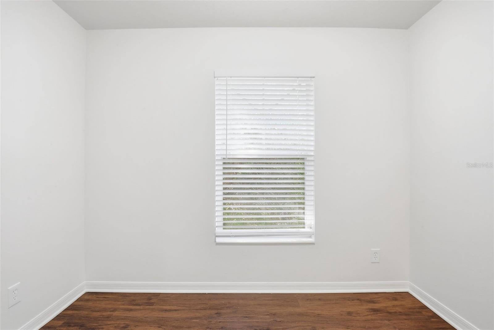 CHARLESTON PLACE TWNHMS - Residential