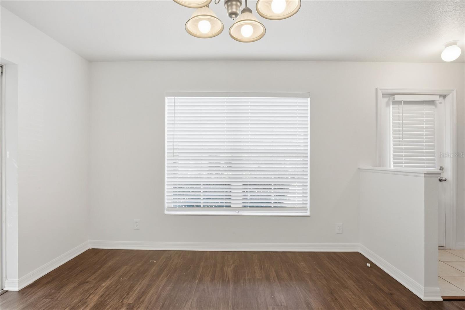 CHARLESTON PLACE TWNHMS - Residential