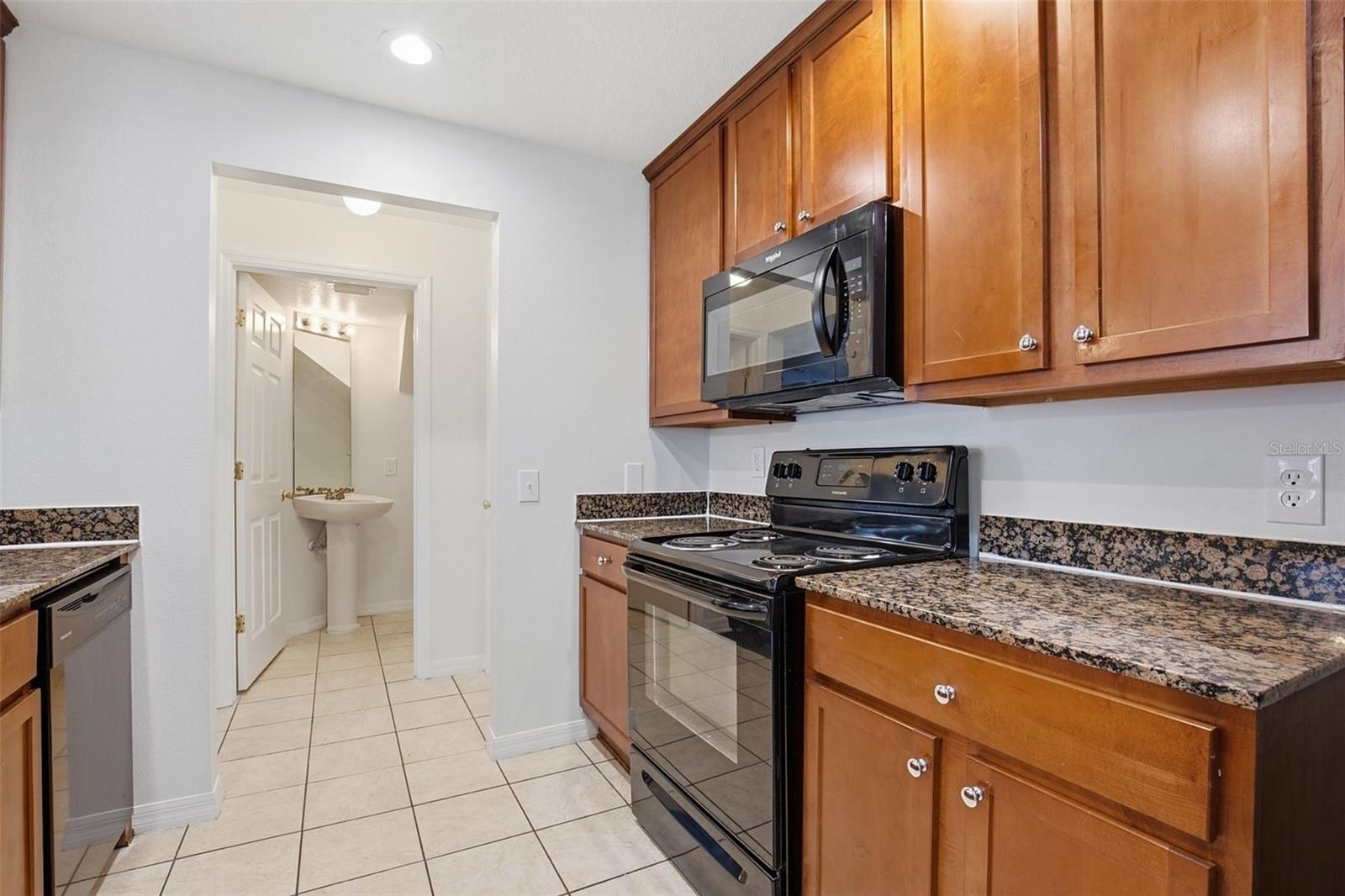 CHARLESTON PLACE TWNHMS - Residential