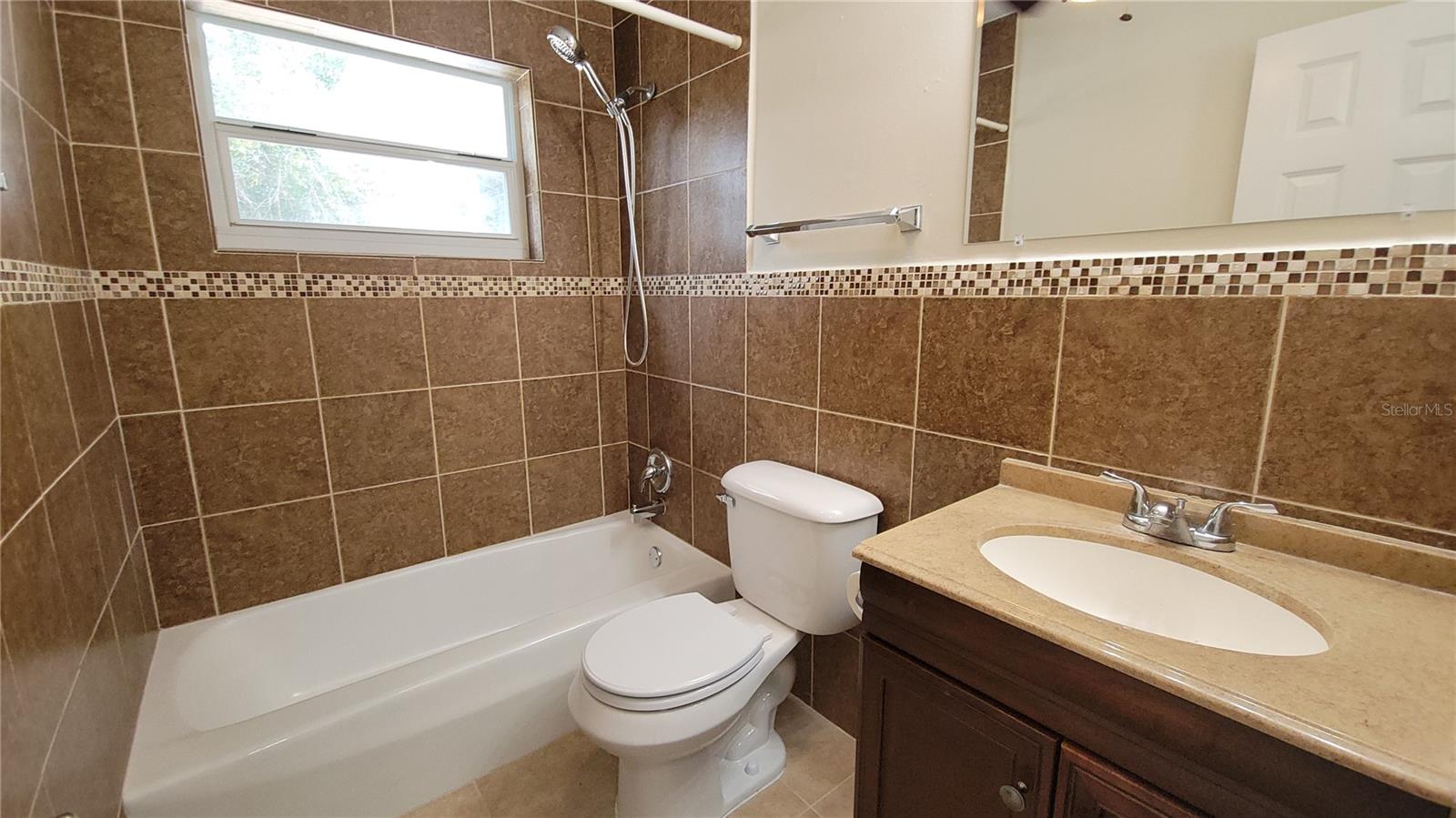 DELTONA LAKES UN 28 - Residential