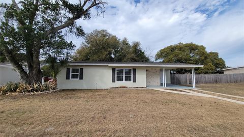 Photo of 1214 Pilgrim Avenue, Deltona, FL 32725 (MLS # V4947328)