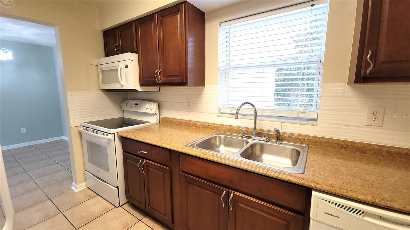 DELTONA LAKES UN 28 - Residential