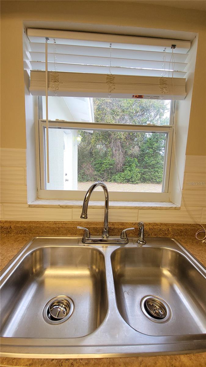 DELTONA LAKES UN 28 - Residential