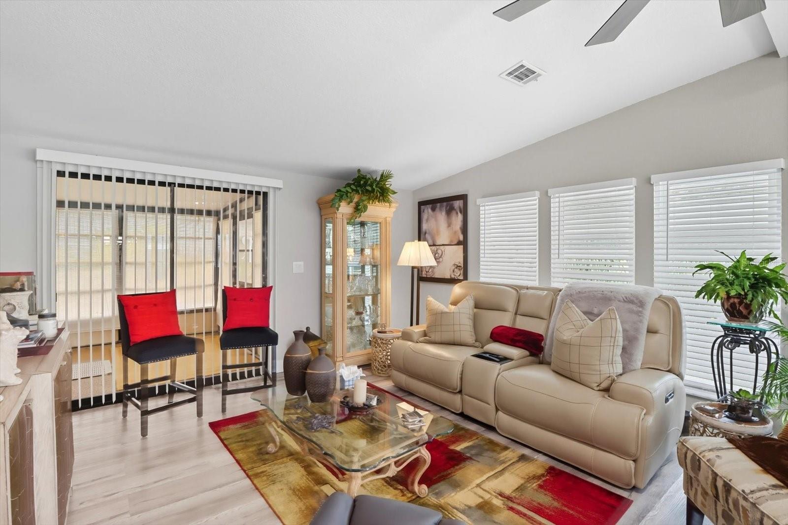 LADY LAKE ORANGE BLOSSOM GARDENS UNIT 08 - Residential