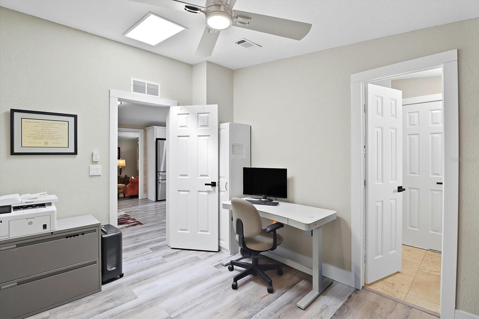 LADY LAKE ORANGE BLOSSOM GARDENS UNIT 08 - Residential