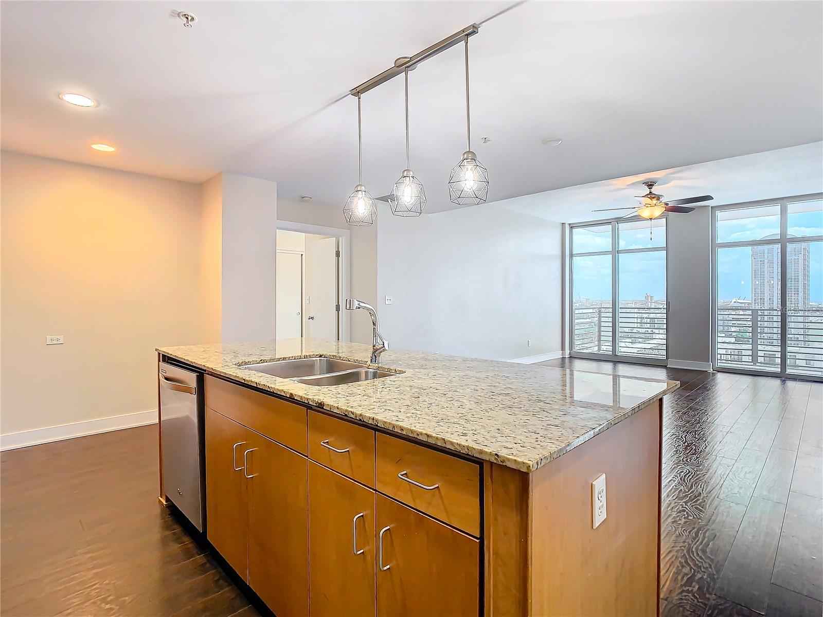 GRAND CENTRAL AT KENNEDY RESID - Residential Lease