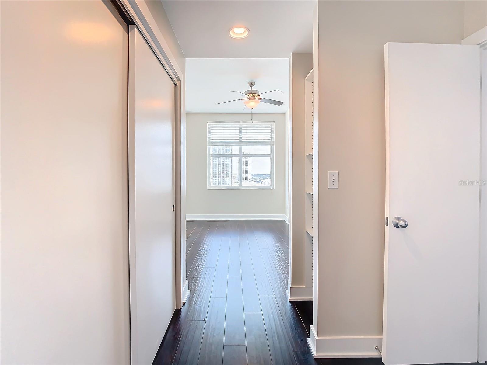 GRAND CENTRAL AT KENNEDY RESID - Residential Lease