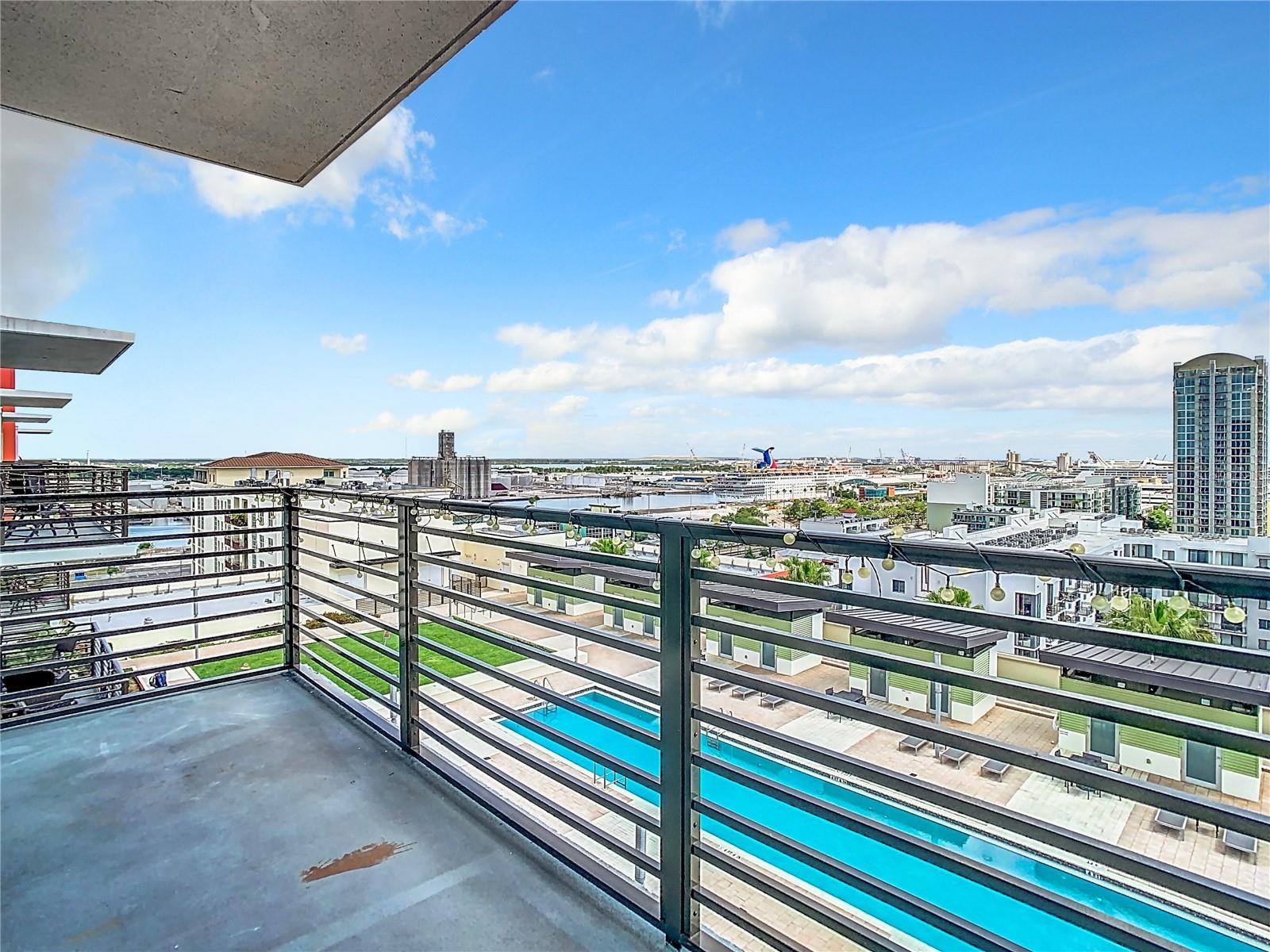 GRAND CENTRAL AT KENNEDY RESID - Residential Lease