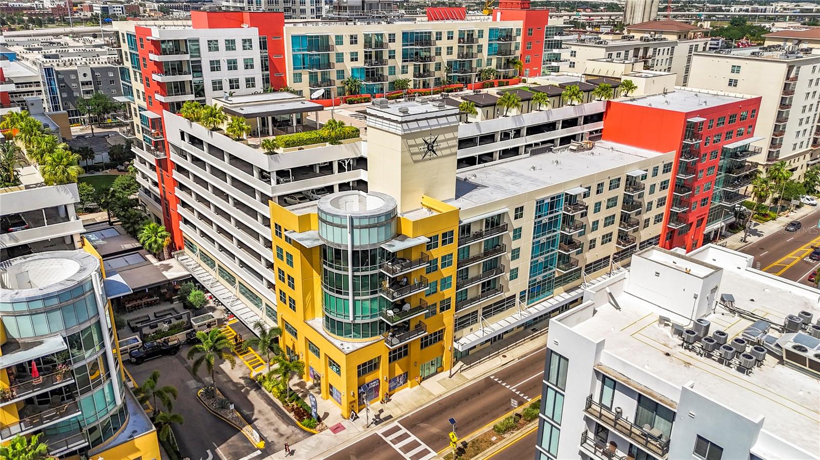 GRAND CENTRAL AT KENNEDY RESID - Residential Lease