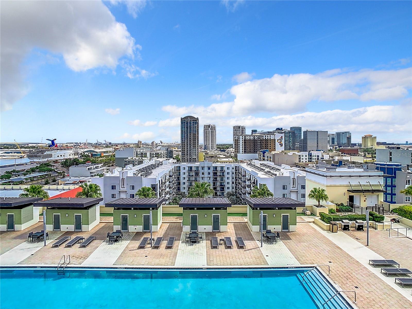 GRAND CENTRAL AT KENNEDY RESID - Residential Lease