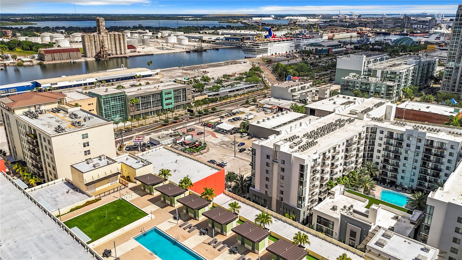 GRAND CENTRAL AT KENNEDY RESID - Residential Lease