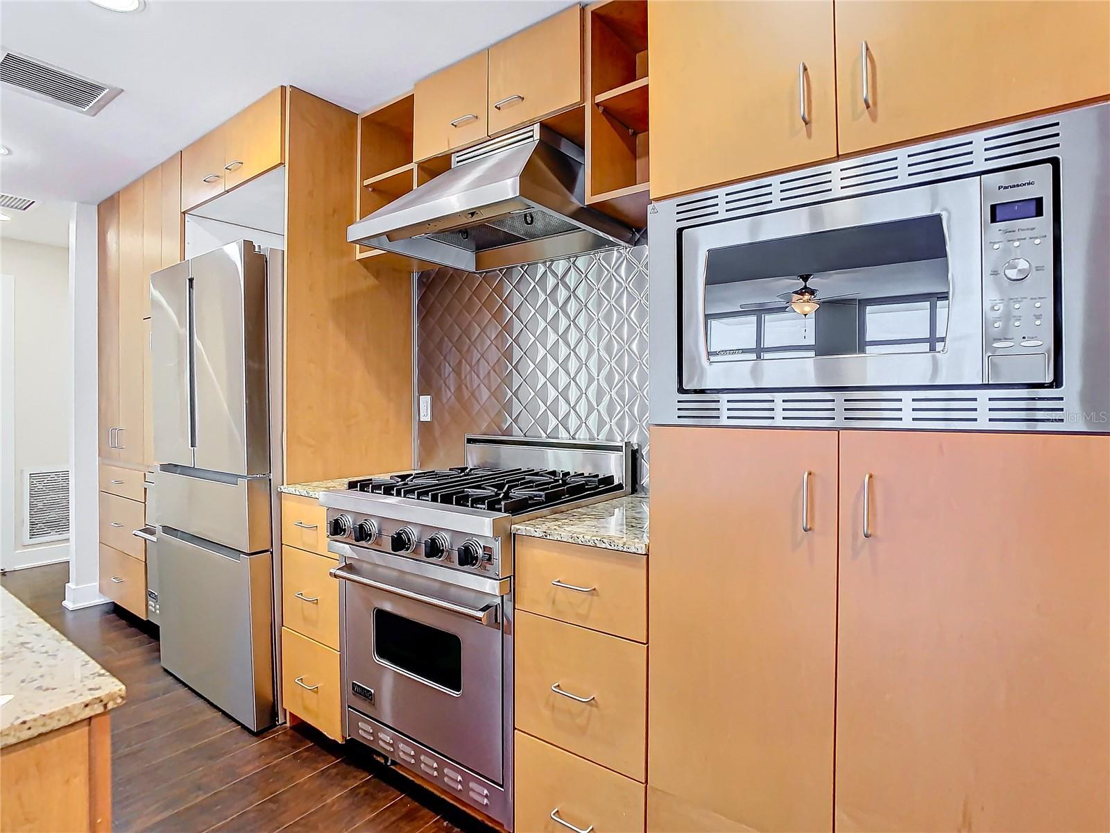 GRAND CENTRAL AT KENNEDY RESID - Residential Lease