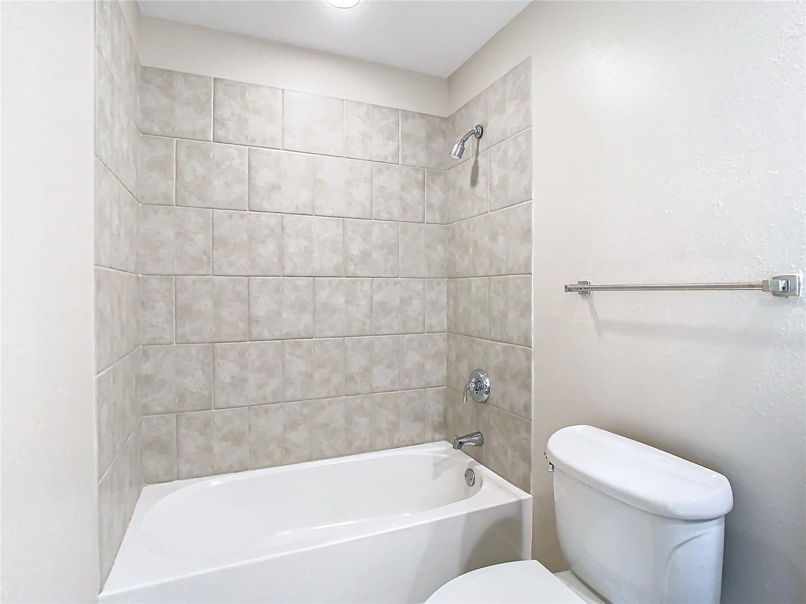 GRAND CENTRAL AT KENNEDY RESID - Residential Lease