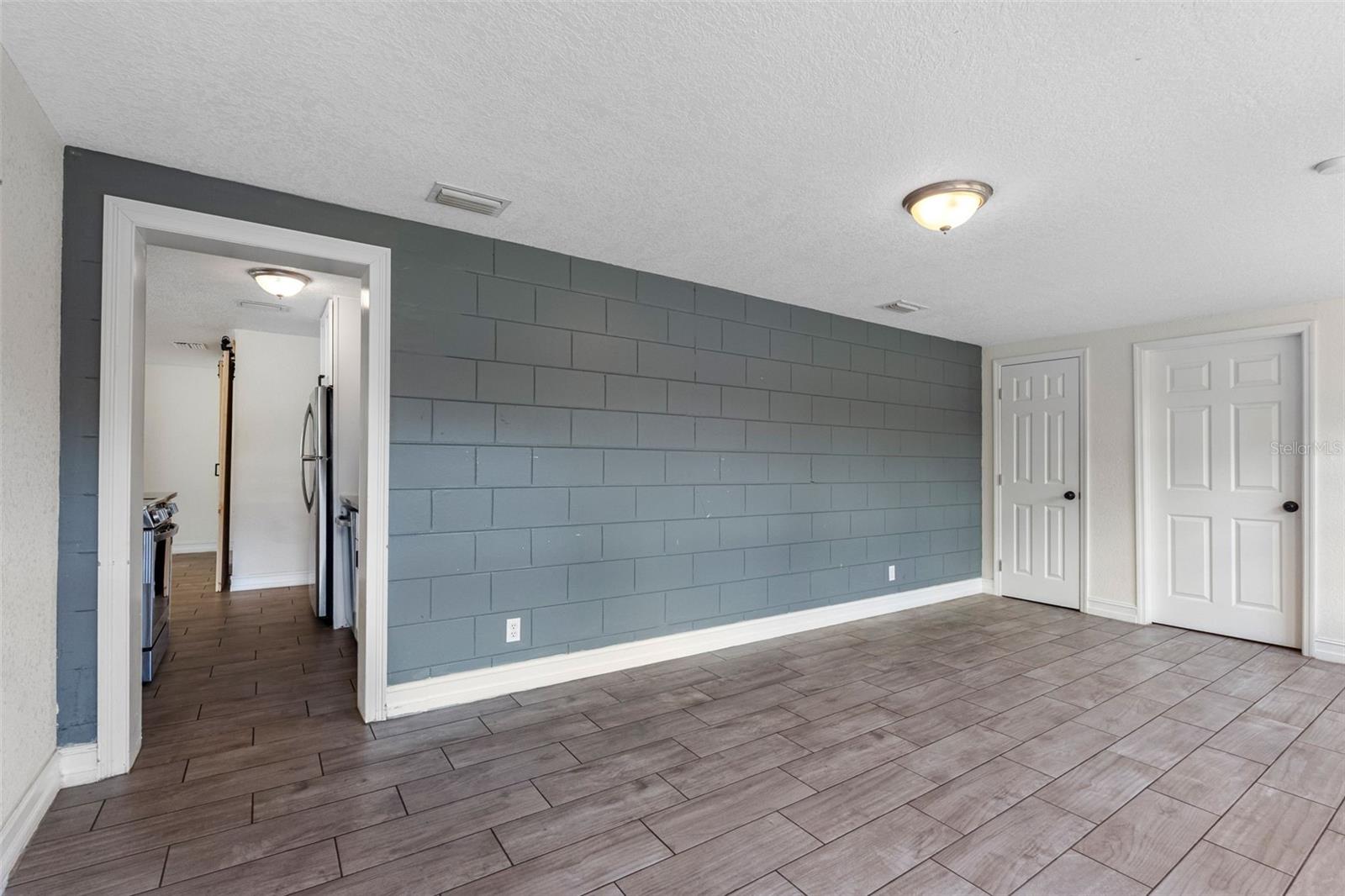 JACKSON HEIGHTS - Residential