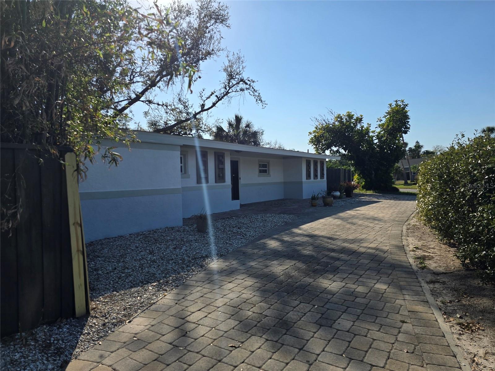 2746 HIBISCUS STREET