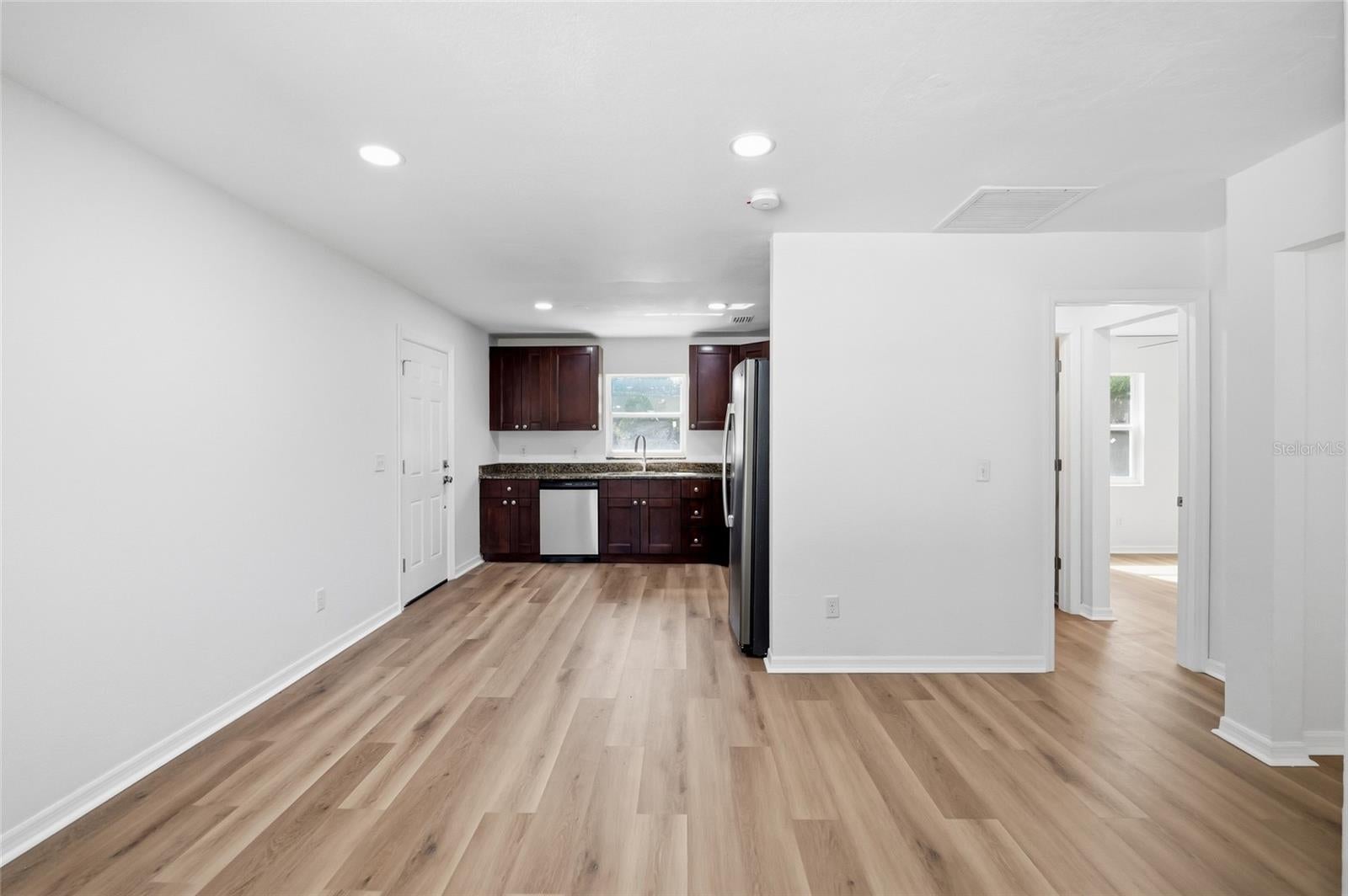 1102 E SITKA STREET