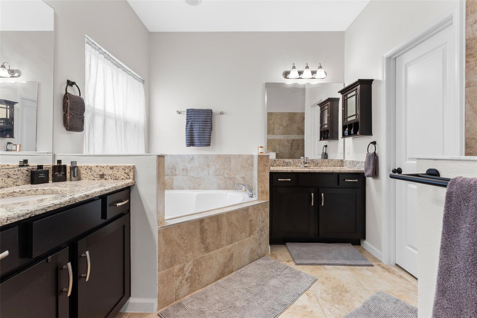 ARDMORE RESERVE PH V - Residential