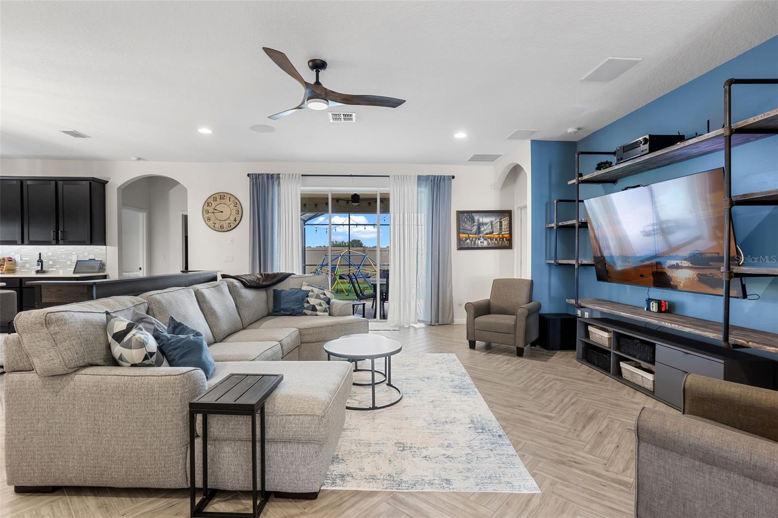 ARDMORE RESERVE PH V - Residential