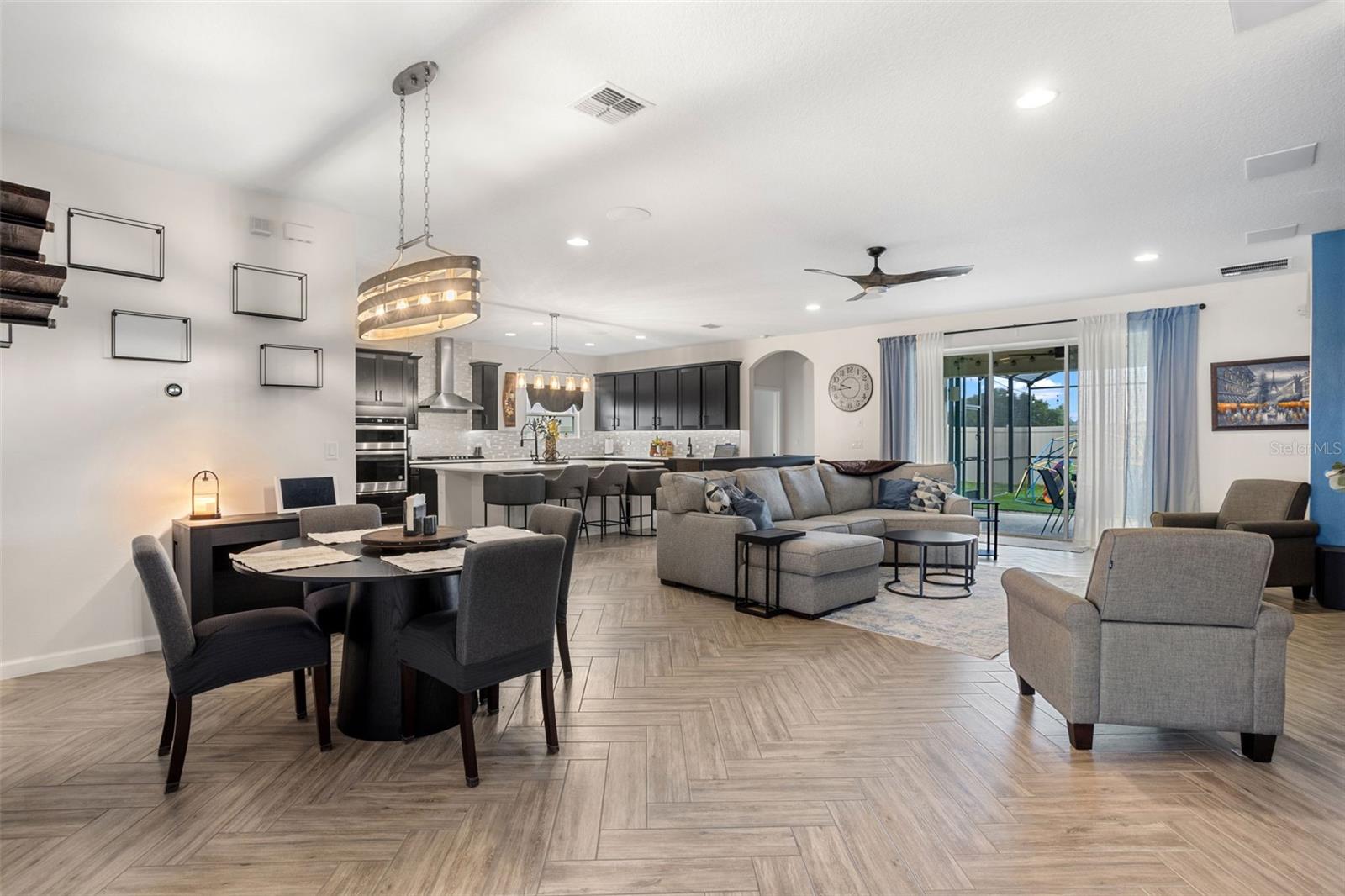 ARDMORE RESERVE PH V - Residential