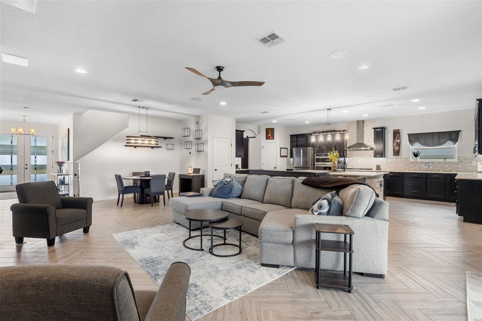 ARDMORE RESERVE PH V - Residential