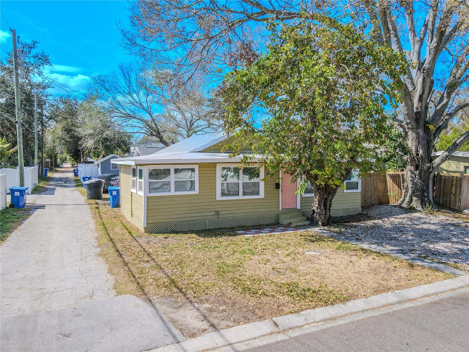 1800 27Th Ave N, St Petersburg, FL 33713