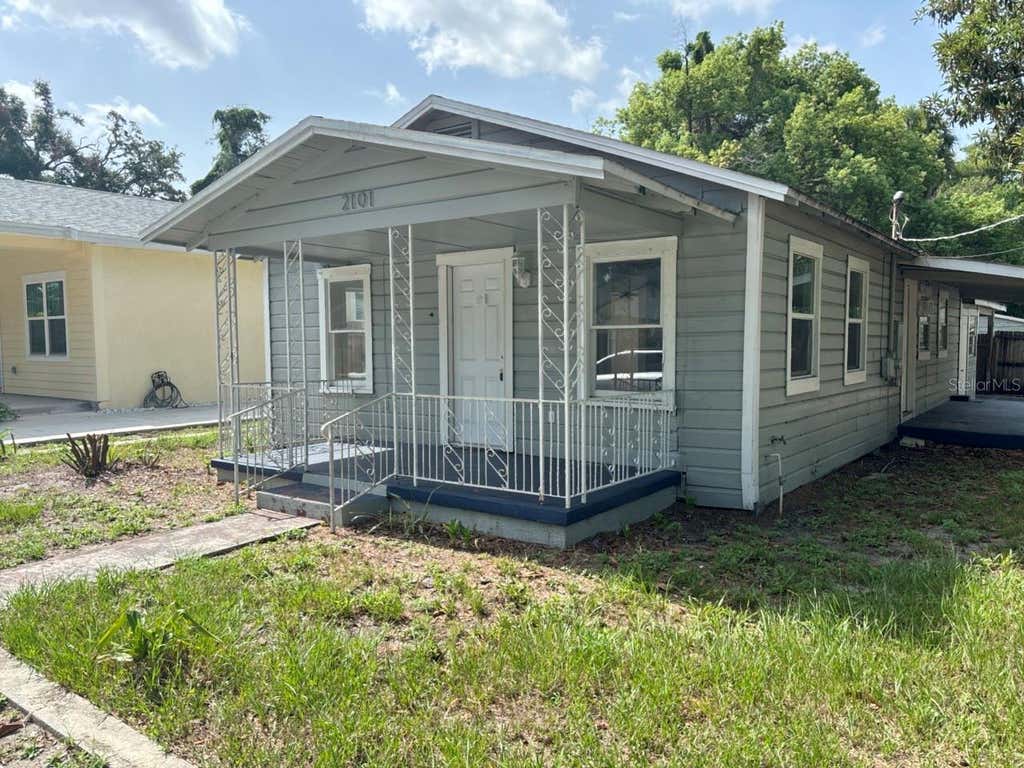 Photo of 2101 E Ellicott Street, Tampa, FL 33610 (MLS # TB8530619)