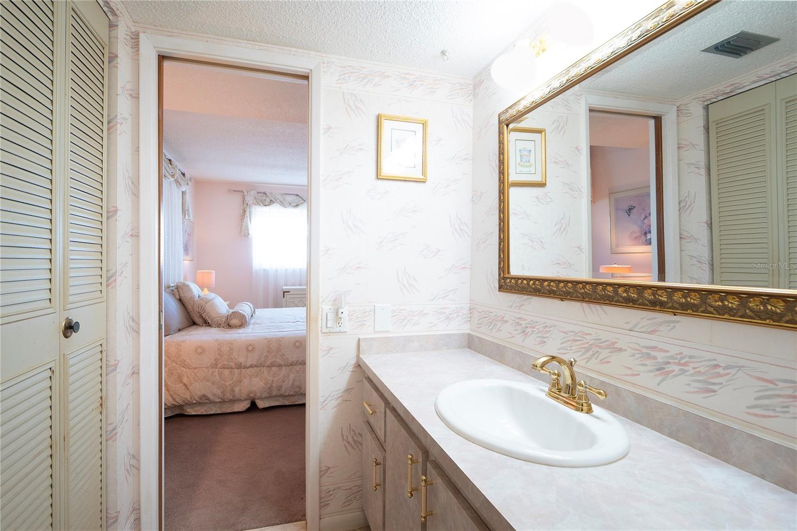 TOWN SHORES OF GULFPORT NO. 209 CONDO EMBASSY HOUS - Residential