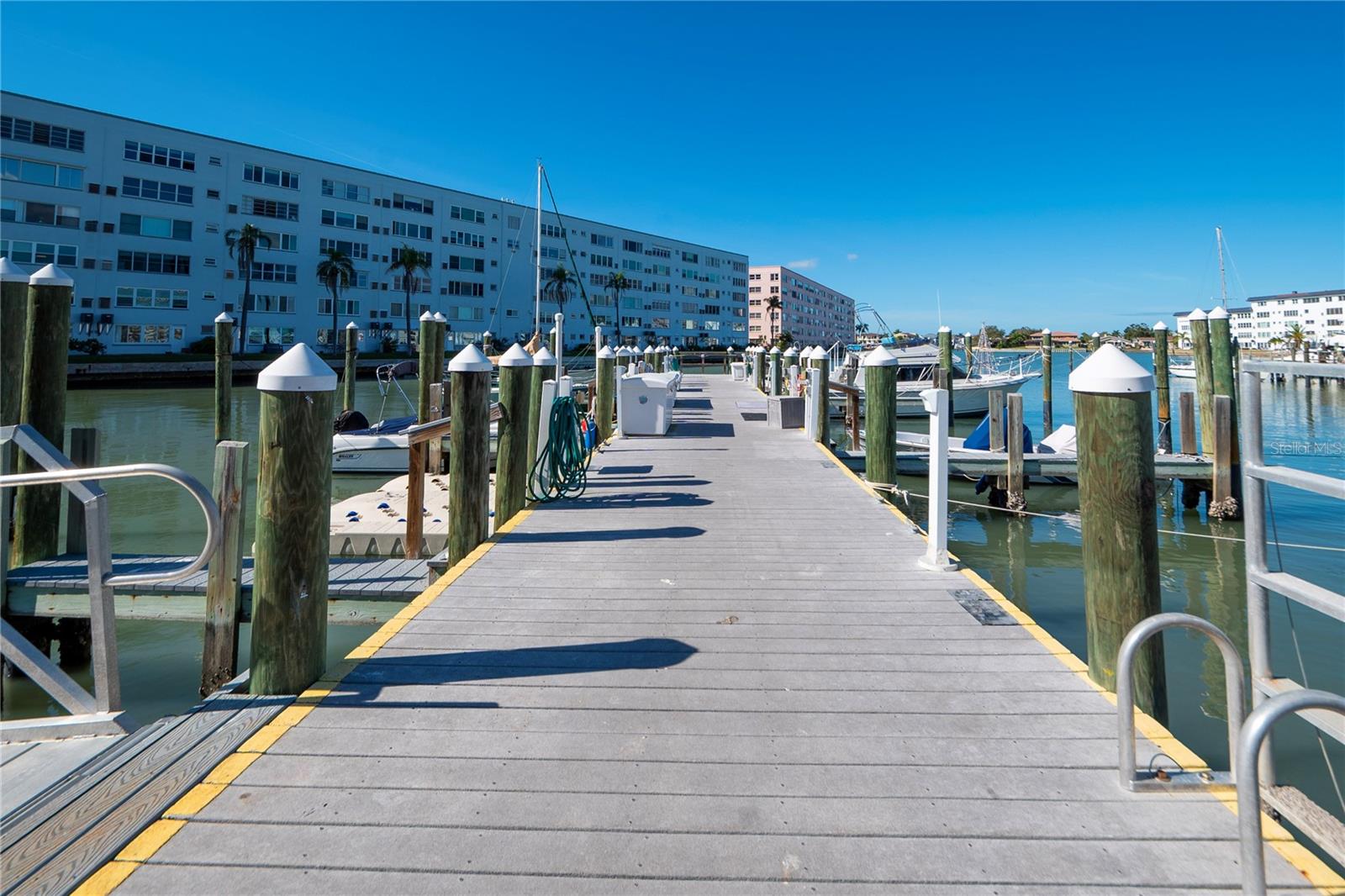 TOWN SHORES OF GULFPORT NO. 209 CONDO EMBASSY HOUS - Residential