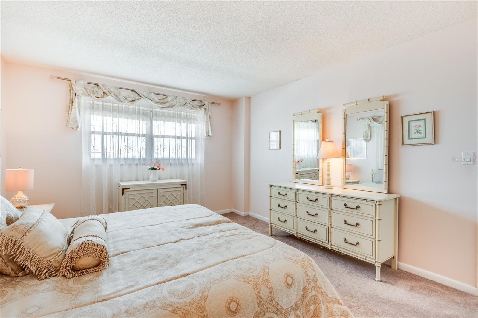 TOWN SHORES OF GULFPORT NO. 209 CONDO EMBASSY HOUS - Residential