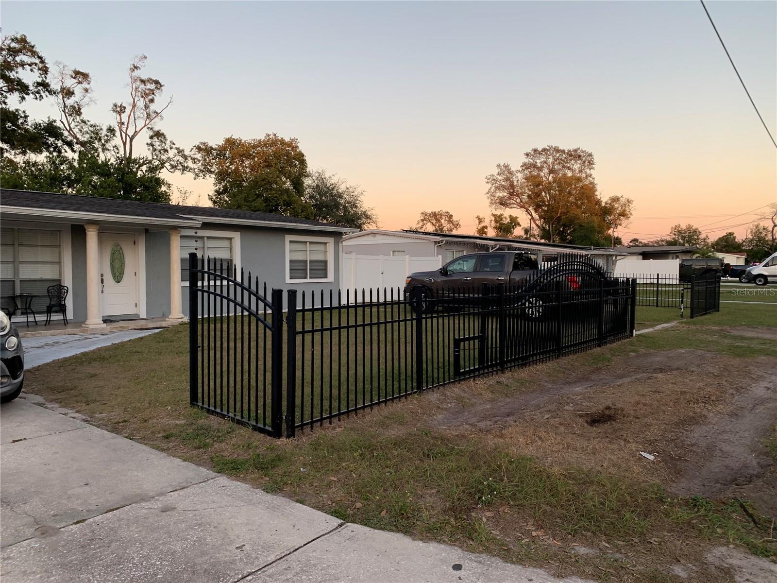 2509 W HAMILTON AVENUE