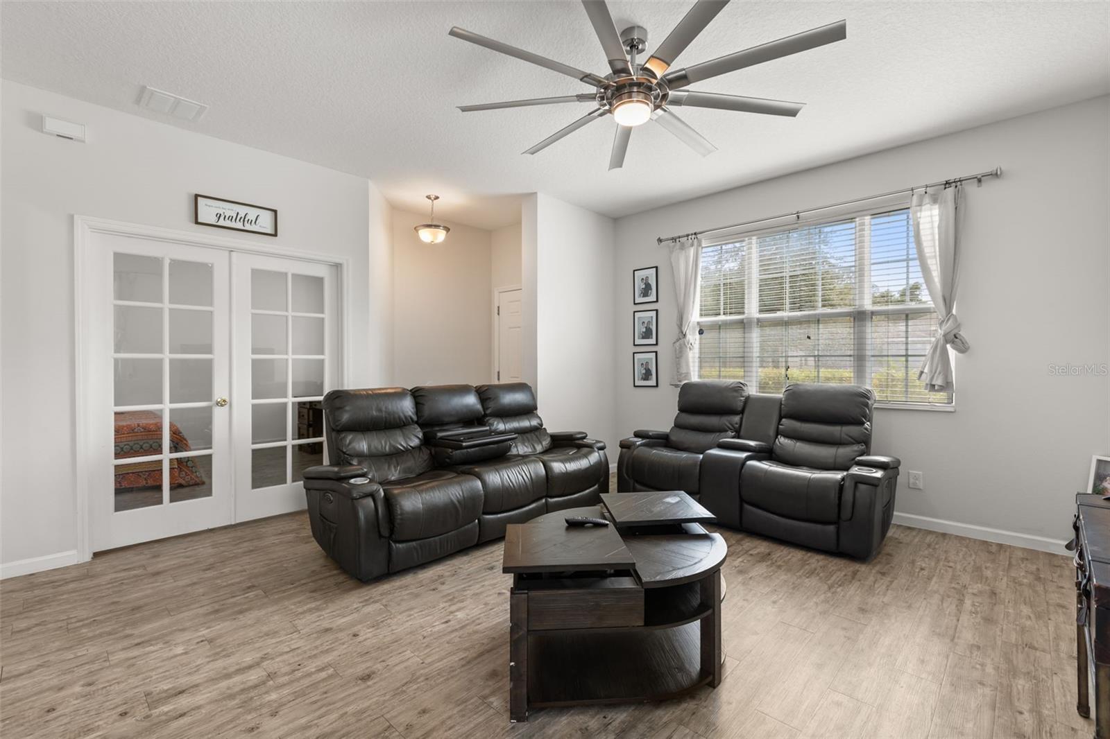 2427 LINER AVENUE