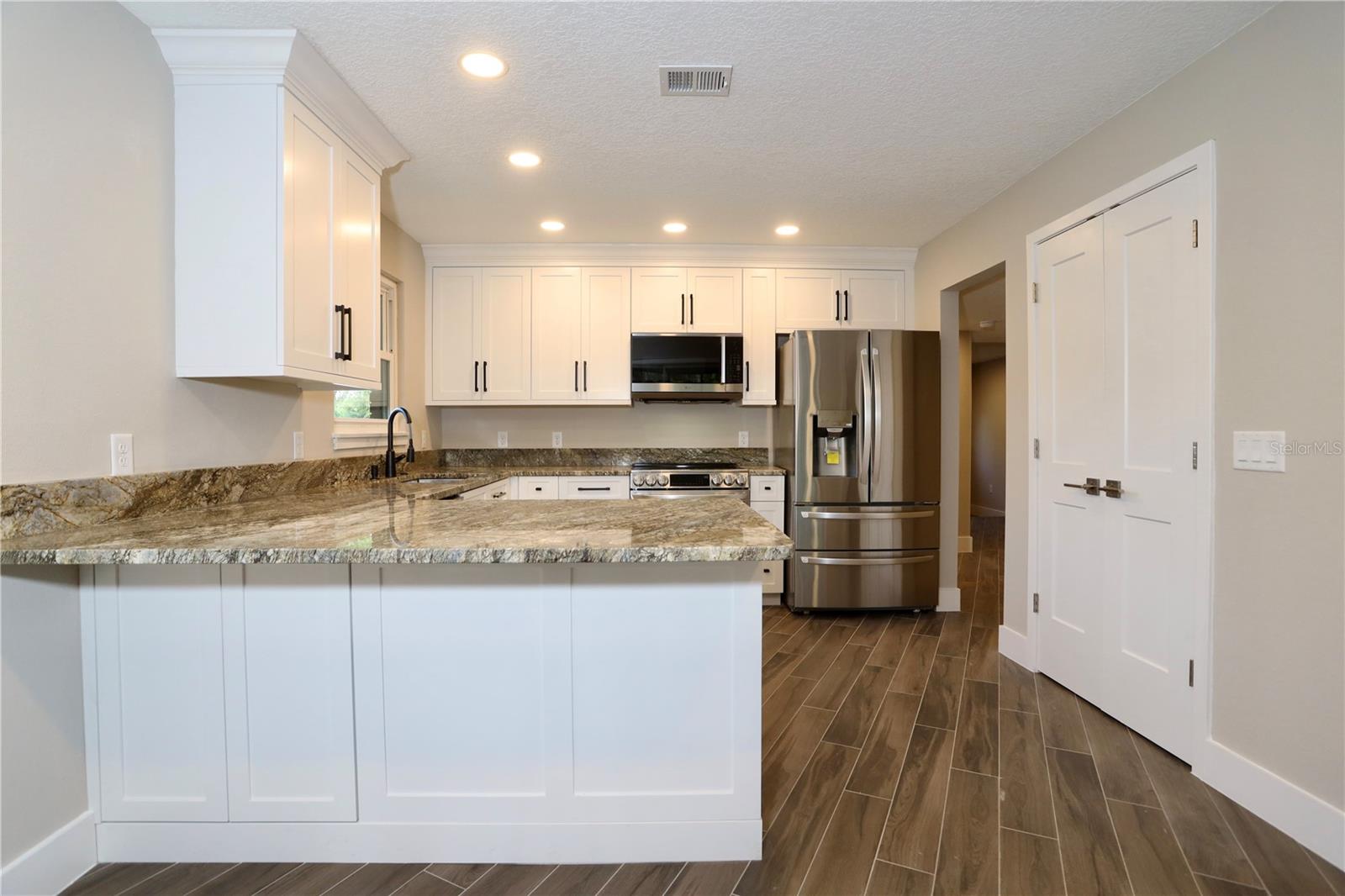 CHEROKEE OAKS - Residential