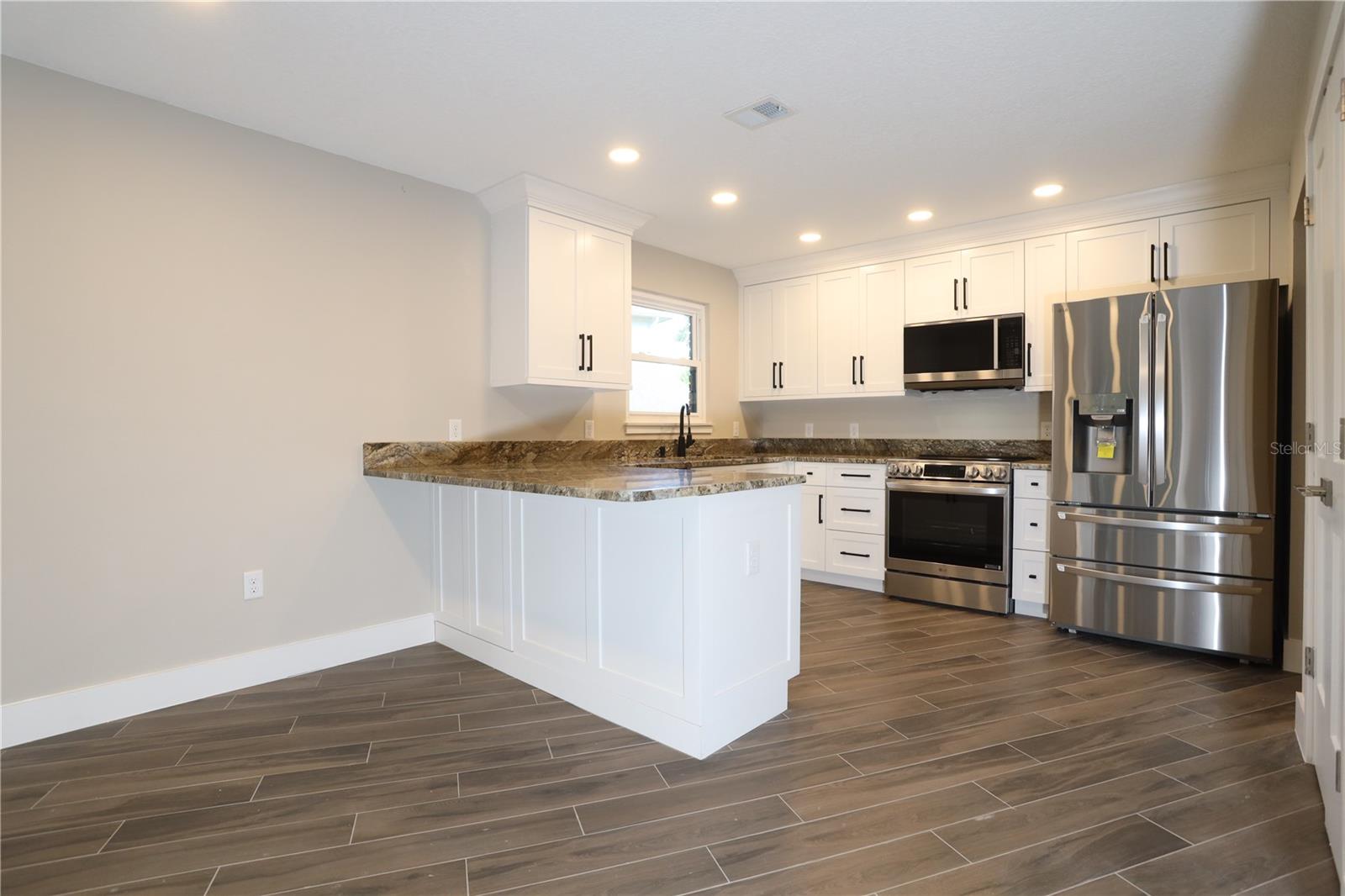 CHEROKEE OAKS - Residential