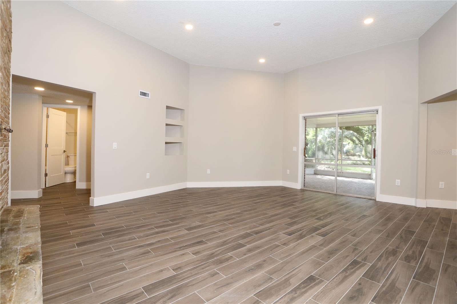 CHEROKEE OAKS - Residential