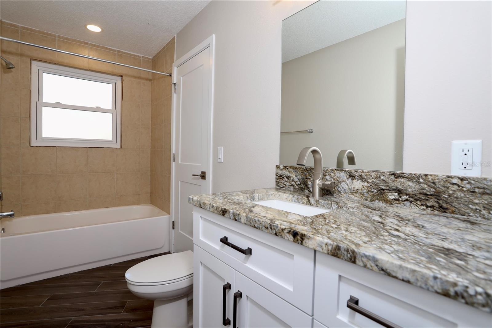 CHEROKEE OAKS - Residential