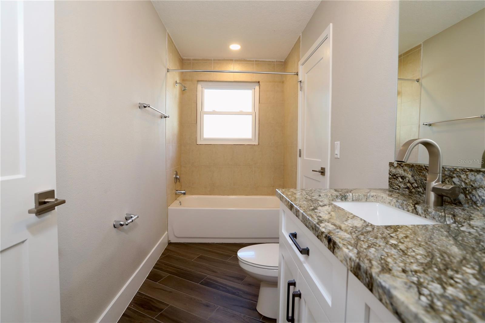 CHEROKEE OAKS - Residential